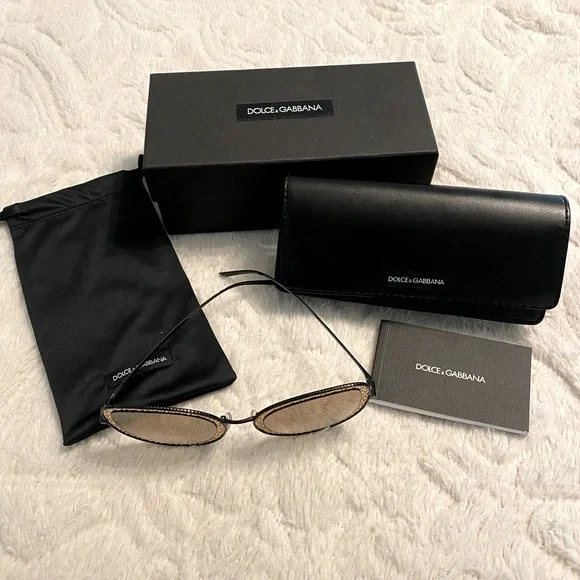 New Dolce & Gabbana Sunglasses.  Never worn Vintage Dolce and Gabbana 2026 Matte Wrap Around Sunglasses  main image 2